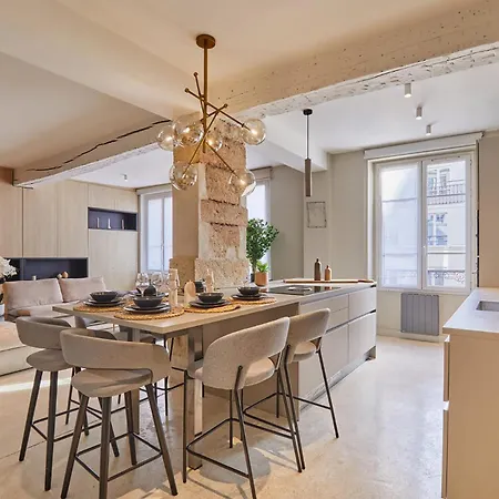 Superb Duplex In The Center Of Apartment *