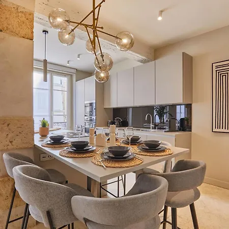 Superb Duplex In The Center Of Apartment