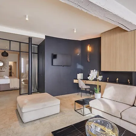 Superb Duplex In The Center Of Apartment *
